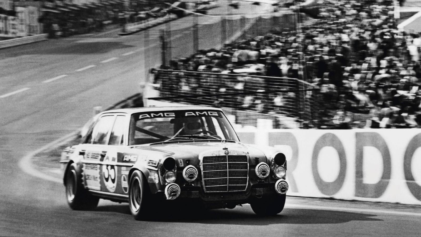 Η AMG Mercedes 300 SEL 6.8 ήταν το αγωνιστικό αυτοκίνητο που όχι μόνο κέρδισε την κατηγορία της στον 24ώρο αγώνα του Spa το 1971, αλλά τερμάτισε και δ
